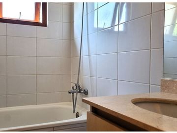 Amplia Casa Condominio Quebrada de Macul 4D/3B