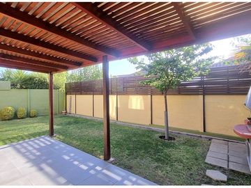 Amplia Casa Condominio Quebrada de Macul 4D/3B