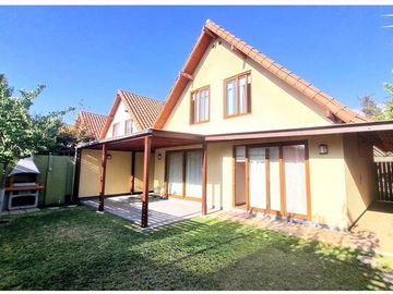 Amplia Casa Condominio Quebrada de Macul 4D/3B