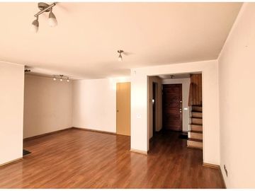 Amplia Casa Condominio Quebrada de Macul 4D/3B