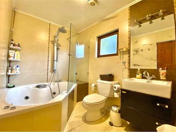 Casa 5D+5B+Piscina San Carlos Apoquindo Las Condes