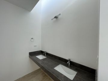 En venta townhouse con acabados premium en Cholul.