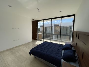 En venta townhouse con acabados premium en Cholul.