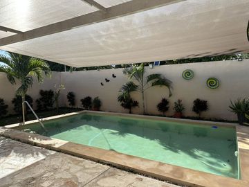 EN VENTA CASA EN CONKAL. PRIVADA 