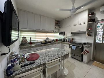 EN VENTA CASA EN CONKAL. PRIVADA 