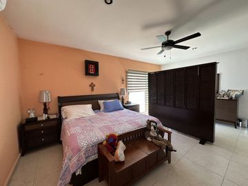 EN VENTA CASA EN CONKAL. PRIVADA 