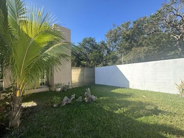EN VENTA CASA EN CONKAL. PRIVADA 