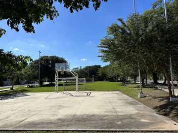 EN VENTA CASA EN CONKAL. PRIVADA 