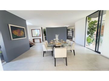 Casa campestre para la venta en exclusiva parcelacion en Llanogrande L