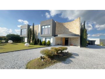 Casa campestre para la venta en exclusiva parcelacion en Llanogrande L