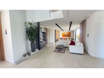 Casa campestre para la venta en exclusiva parcelacion en Llanogrande L