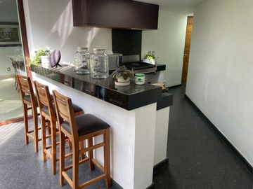 VENTA ESPECTACULAR CASA EN LOMAS HIPÓDROMO