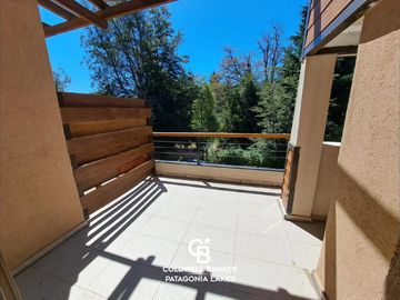 VENTA Departamento 2 dorm Amoblado Balcón Cochera y Baulera Complejo Patagonia Villa La Angostura
