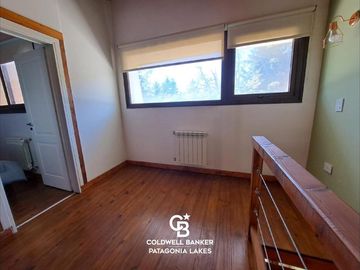 VENTA Departamento 2 dorm Amoblado Balcón Cochera y Baulera Complejo Patagonia Villa La Angostura