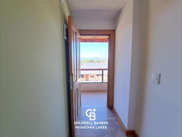 VENTA Departamento 2 dorm Amoblado Balcón Cochera y Baulera Complejo Patagonia Villa La Angostura