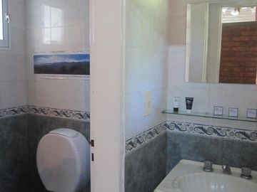 Casa en venta - 4 Dormitorios 2 Baños - 1.475Mts2 - Luján