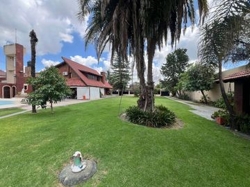 Chalet en amplio lote a la venta en Ituzaingo
