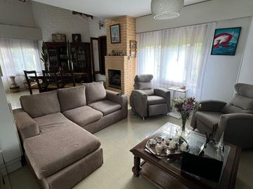 Chalet en amplio lote a la venta en Ituzaingo