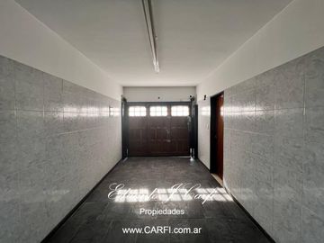 VENTA DE CHALET  CINCO AMBIENTES