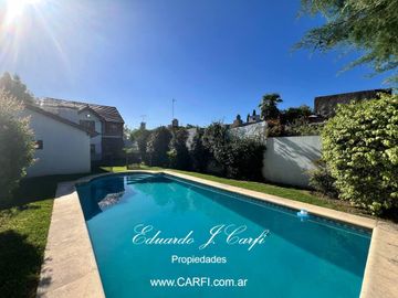 VENTA DE CHALET  CINCO AMBIENTES