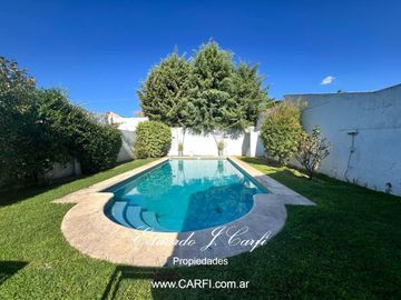 VENTA DE CHALET  CINCO AMBIENTES