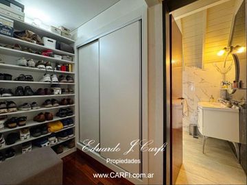 VENTA DE CHALET  CINCO AMBIENTES