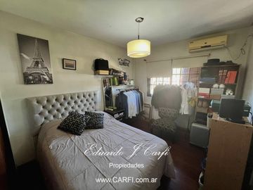 VENTA DE CHALET  CINCO AMBIENTES