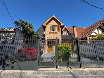 VENTA DE CHALET  CINCO AMBIENTES