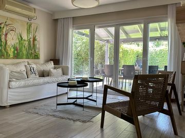 VENTA Hermosa Casa Barrio Cerrado Tres Horquetas-San Fernando-Impecable-Pileta-Playroom-APTO CREDITO