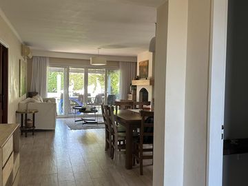 VENTA Hermosa Casa Barrio Cerrado Tres Horquetas-San Fernando-Impecable-Pileta-Playroom-APTO CREDITO