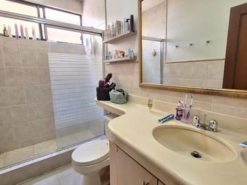 Venta casa 3 dormitorios. Km 2.5 vía Samborondón, Sector Uees  RRR