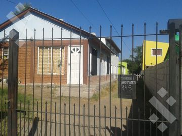 Venta, Lote Apto Desarrollo, con 3 Propiedades, Plottier.