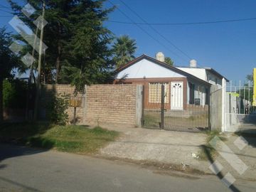 Venta, Lote Apto Desarrollo, con 3 Propiedades, Plottier.