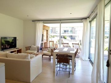 Las Piedras | Venta | Muy interesante PB en esquina de 3 dormitorios con jardín y parrilla