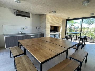 Las Piedras | Venta | Muy interesante PB en esquina de 3 dormitorios con jardín y parrilla