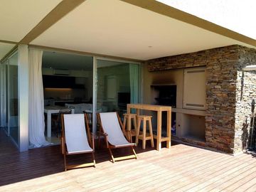 Las Piedras | Venta | Muy interesante PB en esquina de 3 dormitorios con jardín y parrilla