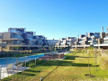 Las Piedras | Venta | Muy interesante PB en esquina de 3 dormitorios con jardín y parrilla