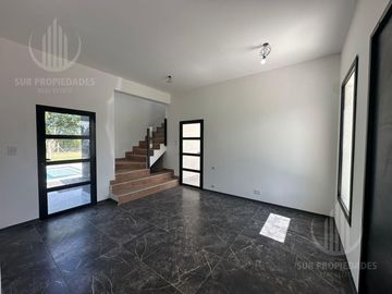 Casa en  La Magdalena - Canning