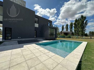 Casa en  La Magdalena - Canning