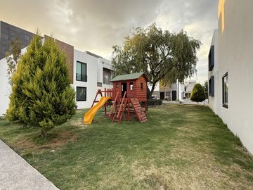 Casa Moderna En Venta y Renta Amueblada En Fraccionamiento Zona Cholula