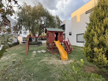 Casa Moderna En Venta y Renta Amueblada En Fraccionamiento Zona Cholula