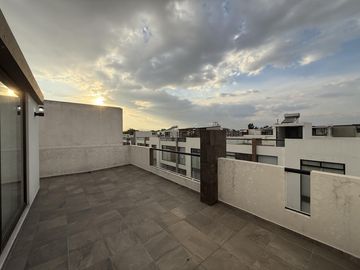 Casa Moderna En Venta y Renta Amueblada En Fraccionamiento Zona Cholula