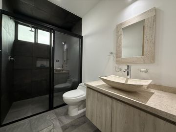 Casa Moderna En Venta y Renta Amueblada En Fraccionamiento Zona Cholula