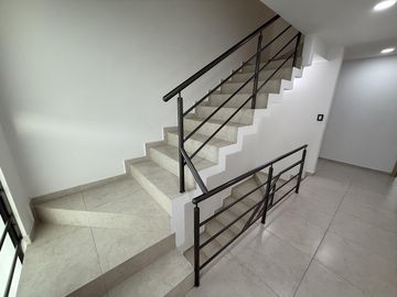 Casa Moderna En Venta y Renta Amueblada En Fraccionamiento Zona Cholula
