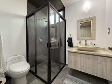 Casa Moderna En Venta y Renta Amueblada En Fraccionamiento Zona Cholula