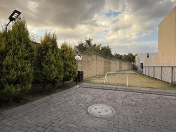 Casa Moderna En Venta y Renta Amueblada En Fraccionamiento Zona Cholula