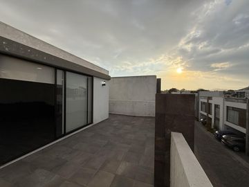 Casa Moderna En Venta y Renta Amueblada En Fraccionamiento Zona Cholula