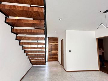 Casa en  venta con 4 habitaciones en Lomas de Angelopolis