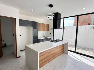 Casa en  venta con 4 habitaciones en Lomas de Angelopolis