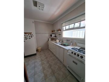 CHALET IMPECABLE EN PARQUE LUROD4 AMB. A/C DORREGO 97